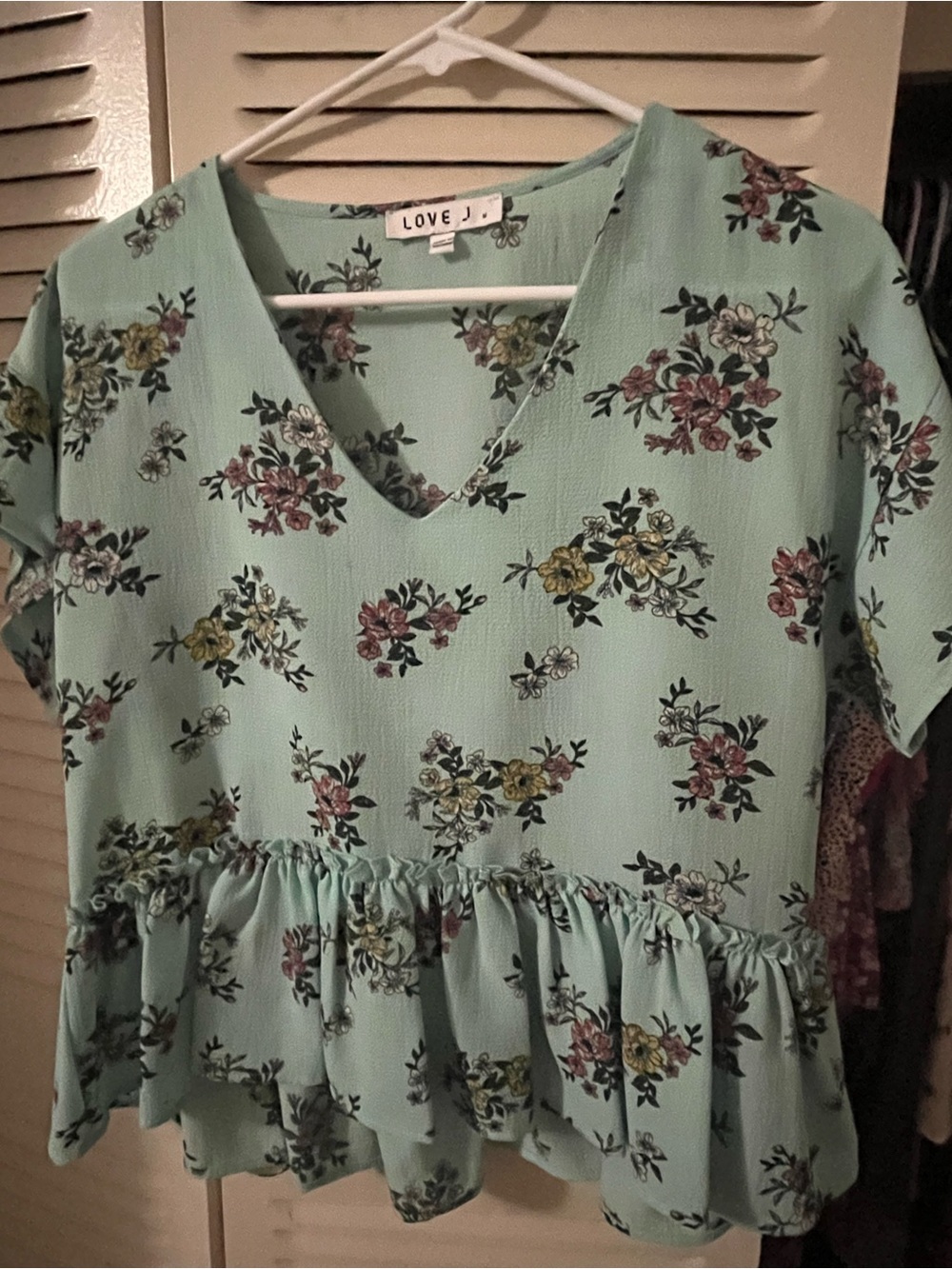 love J Mint Green Floral Ruffle-Hem V-Neck Blouse